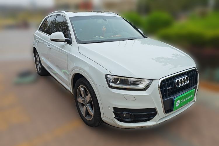 Used Audi Q3 2013 35 TFSI quattro Luxury Model Front Right 45 Deg