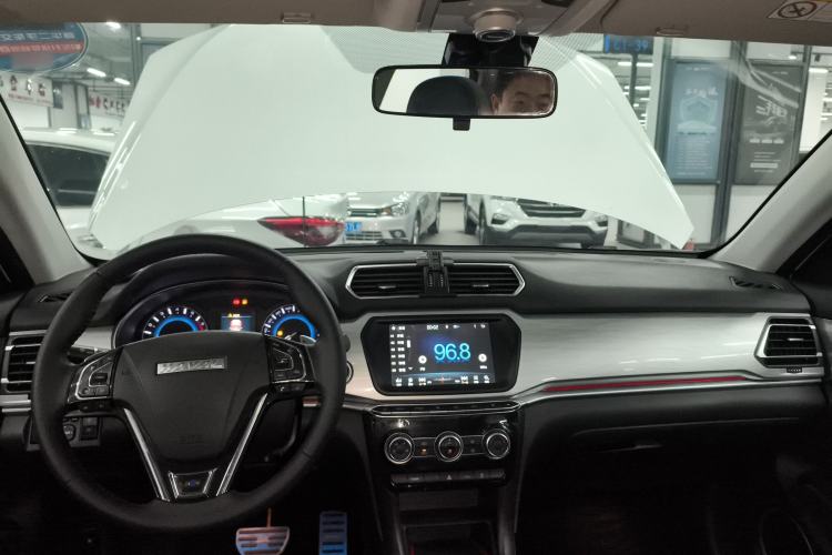 Used Haval H2 2018 Blue-Label 1.5T Dual-Clutch Two-Wheel-Drive Luxury Model
