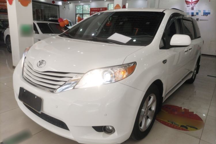 Used Toyota Sienna 2015 3.5L Two-Wheel Drive L
