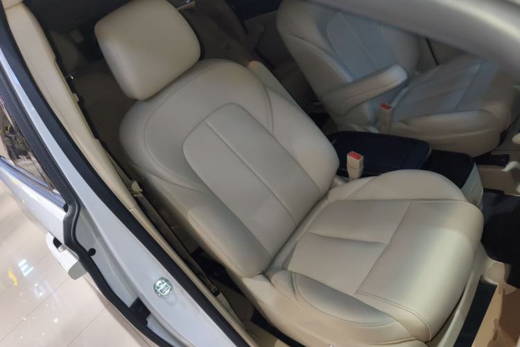 Used Buick GL8 2023 ES Lu Zun Deluxe Model
