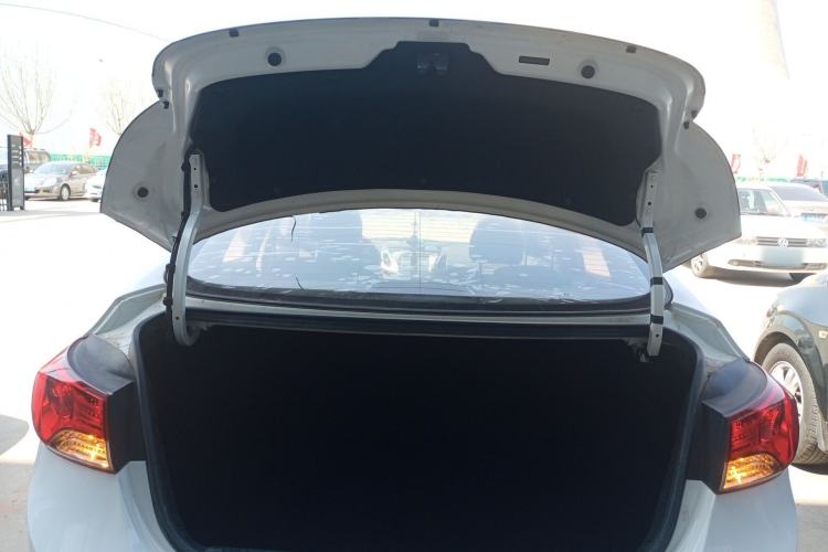 Used Hyundai Elantra (5th Generation / Langdong) 2015 1.6L Manual Fashion Edition Trunk