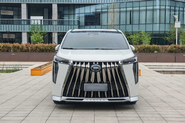 Used GAC Trumpchi M8 2023 Zongshi Series Dual-Motor Supreme Edition Exterior 1