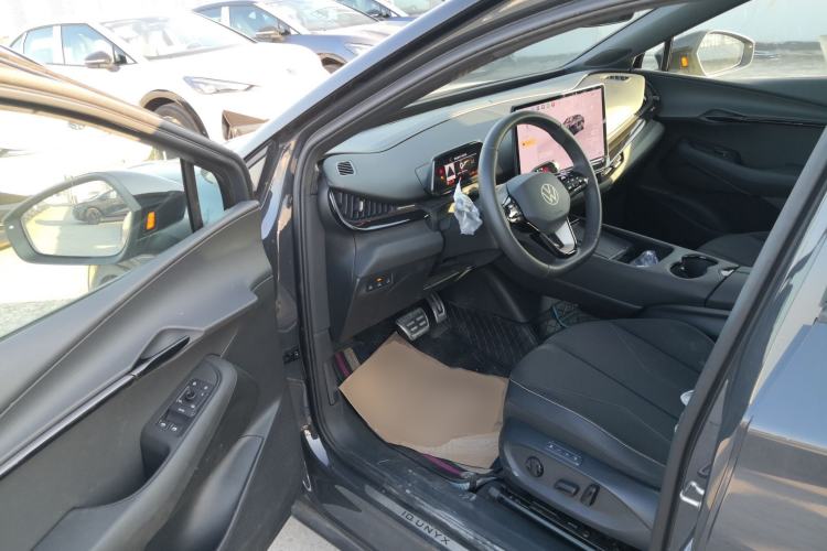 Used Volkswagen ID.UNYX 2024 Pro Long-Range Version