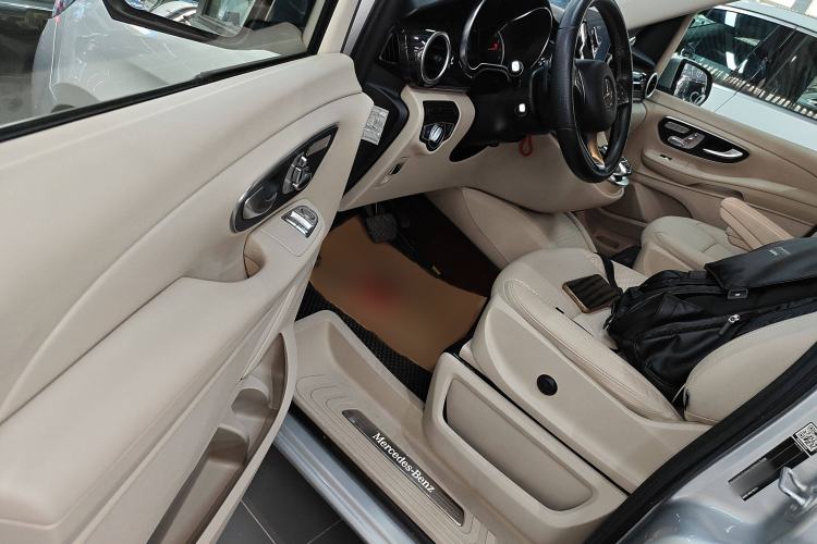 Used Mercedes-Benz V-Class 2018 V 260 Avantgarde Edition China VI