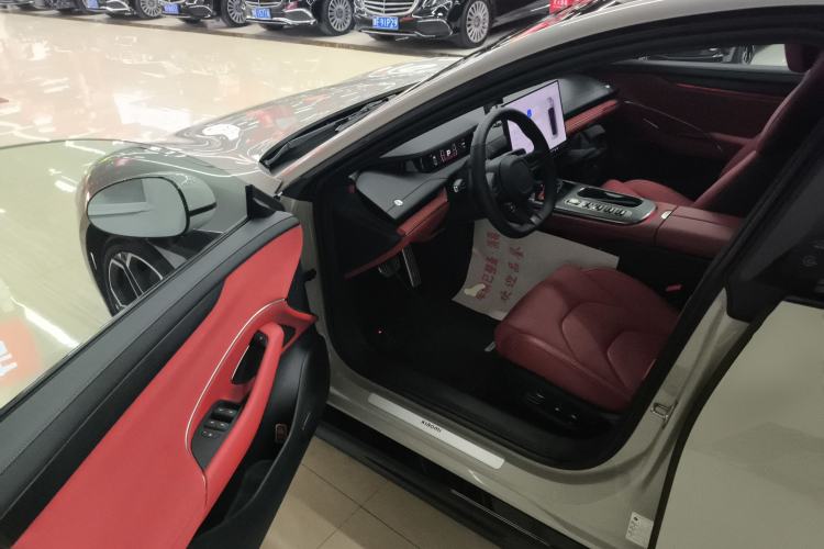 Used Xiaomi Auto SU7 2024 Four-Wheel Drive Ultra-Long Range Advanced Intelligent Driving Max Edition Driver Seat