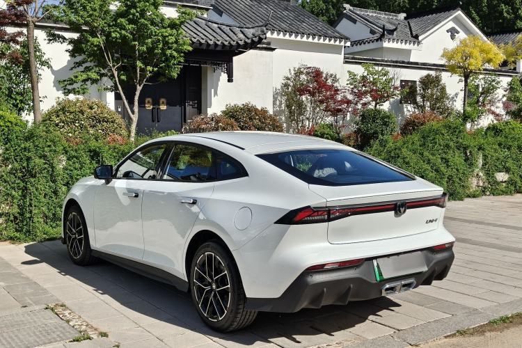 Used CHANGAN UNI-V iDD 2024 Blue Whale Smart Electric iDD 136km ZhiKu Model
