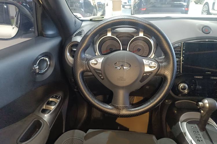 Used Infiniti ESQ 2014 1.6L Spontaneous Edition