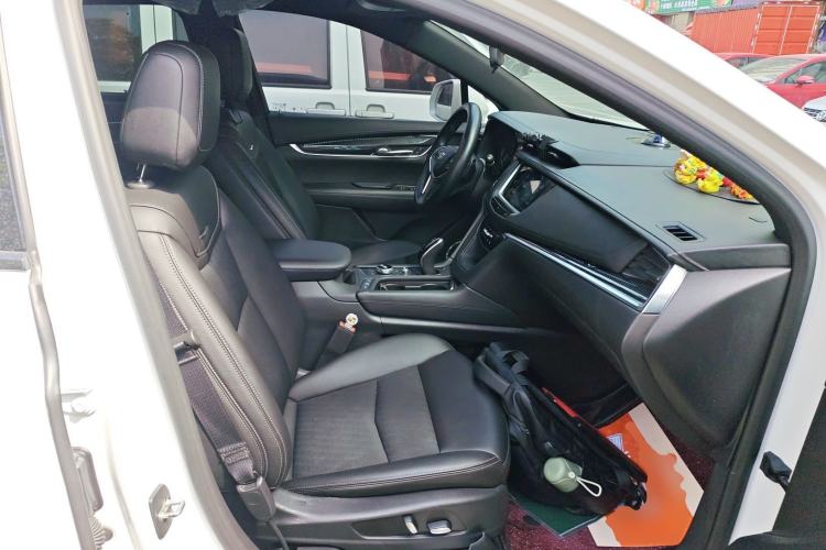 Used Cadillac XT5 2021 2.0T Two-Wheel Drive Luxury Version Right Front Seat