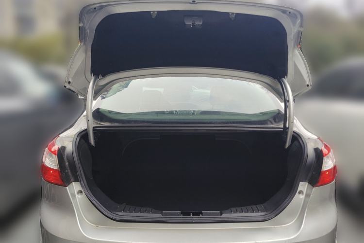 Used Ford Focus 2012 Sedan 1.6L Automatic Fashion Edition