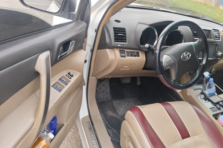 Used Toyota Highlander 2011 2.7L Two-Wheel Drive 5-Seater Sport Edition Driver Seat