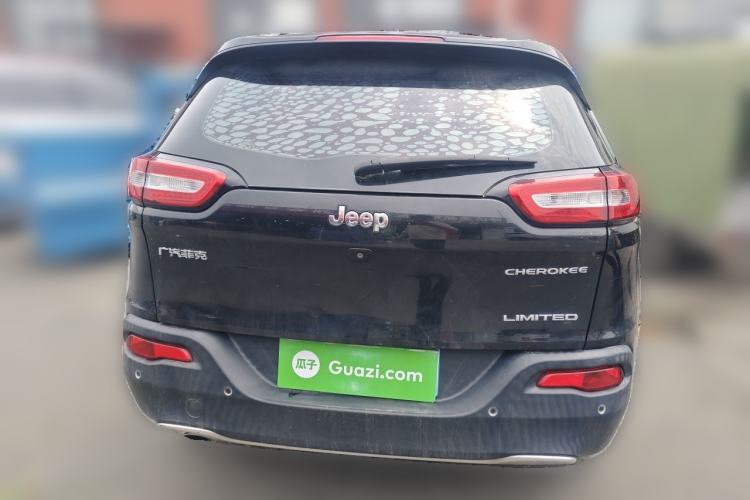 Used Jeep Cherokee 2017 2.0L Superior Edition
