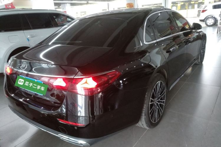 Used Mercedes-Benz E-Class 2024 Facelift E 300 L Luxury Edition
