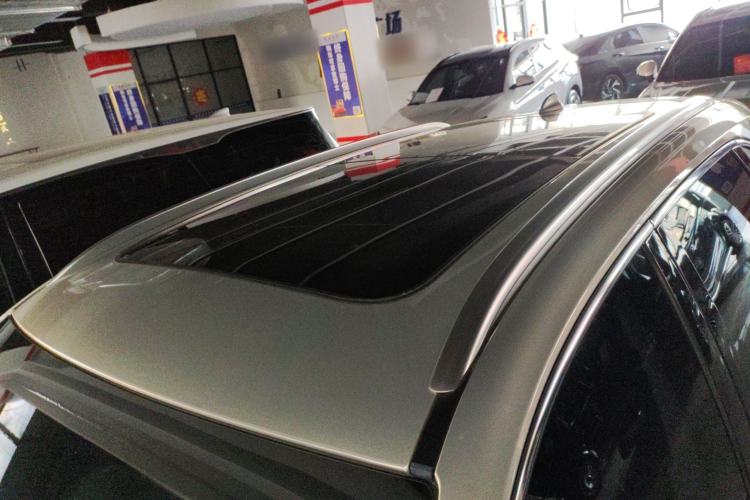 Used Hongqi HS5 2022 Revised Version 2.0T Smart Connect Flagship Edition Roof