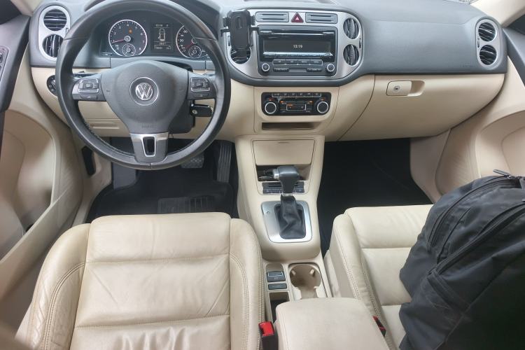 Used Volkswagen Tiguan 2010 1.8 TSI Automatic Two-Wheel Drive Trend Edition Center Console