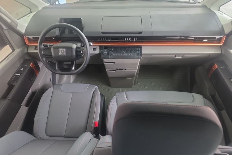 Used Farizon Super VAN 2025 Model, Zhifu Edition, Mid-axle High-roof, 68 kWh, Zhixin Center Console