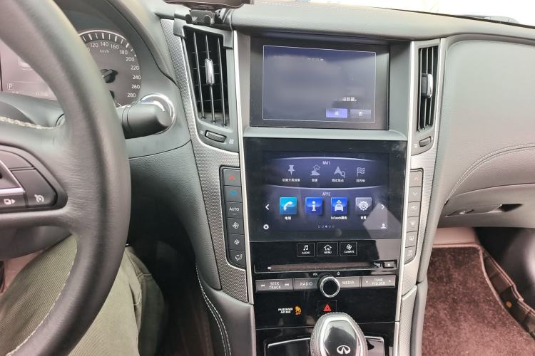 Used Infiniti Q50L 2018 2.0T Enjoyment Version China VI Standard
