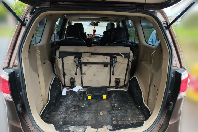 Used Baojun 730 2015 1.8L Manual Luxury Navigation ESP Version 7-seater Trunk