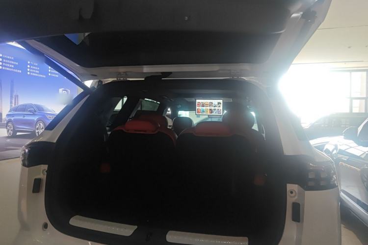 Used Dongfeng eπ eπ008 2025 210Ultra LikeYi Edition 6-Seater
