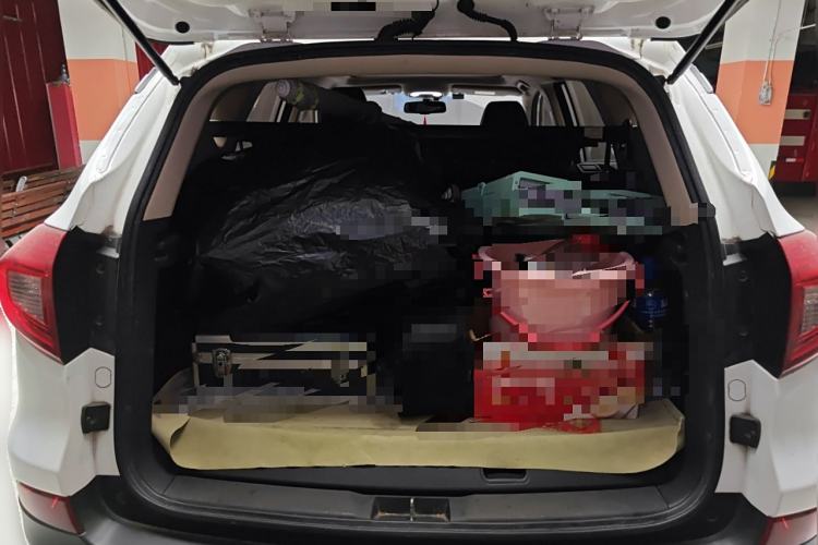 Used BYD Song New Energy 2017 Song DM 1.5TID All-Wheel Drive Luxury Model Trunk