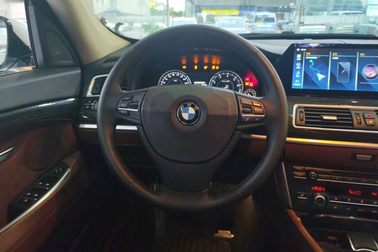 Used BMW 5 Series GT 2017 528i Leading Model Steering Wheel