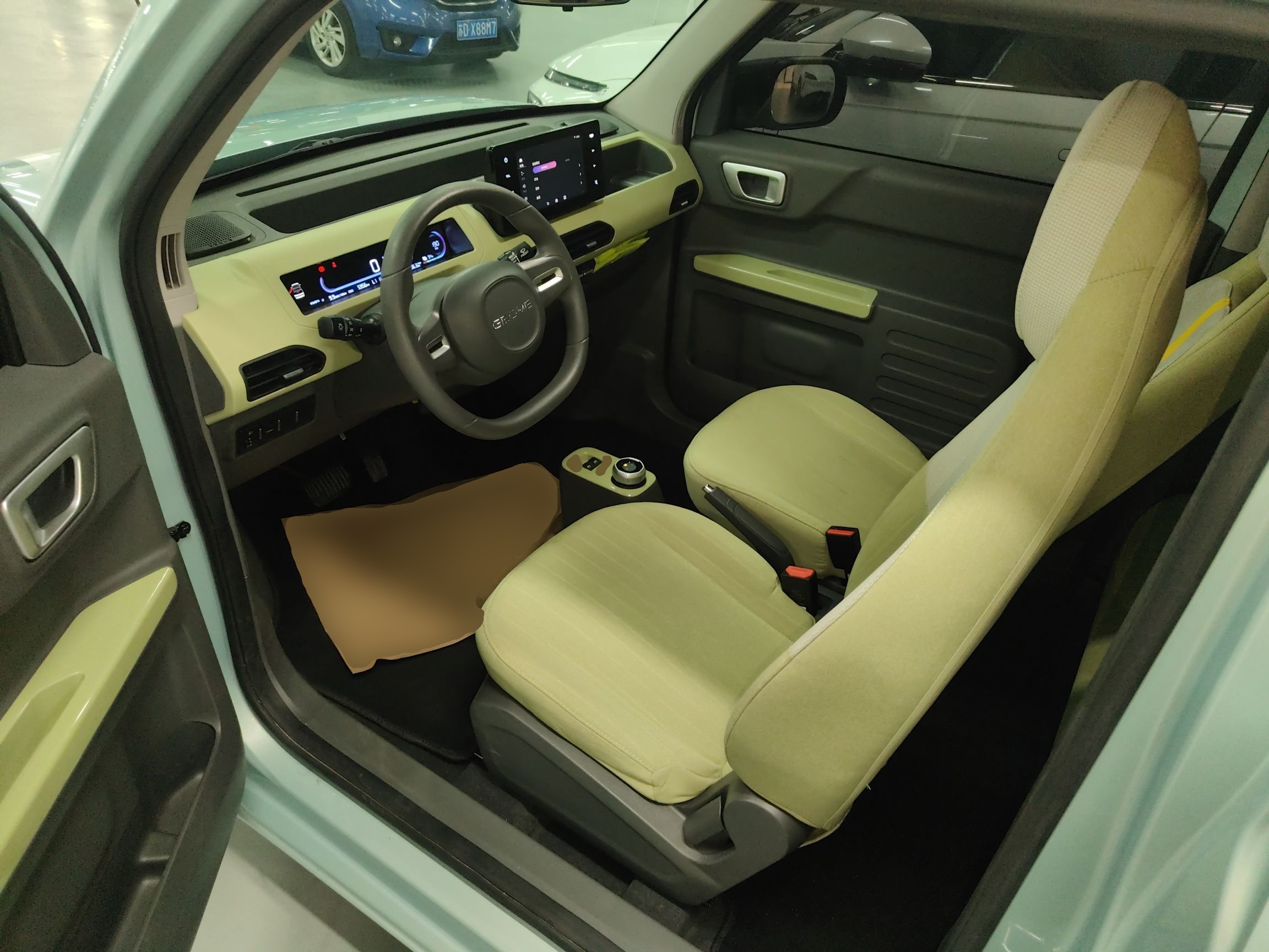 Переднее сиденье в автомобиле