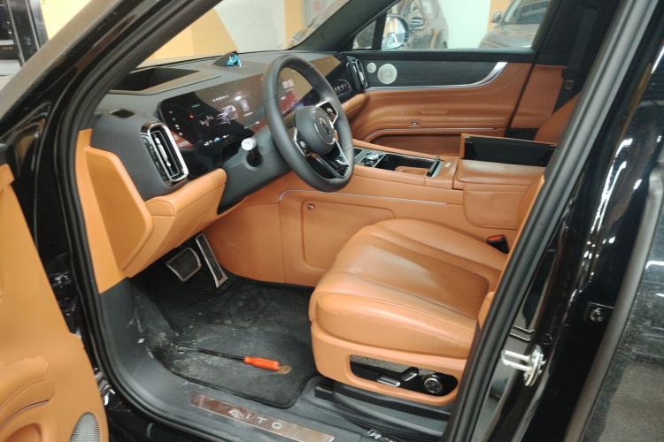 Used Hima AITO M9 2024 Range-Extended Max Edition 42 kWh 6-Seater Version Left Front Seat