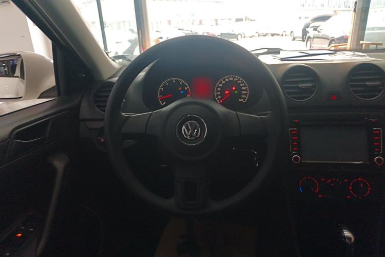 Used Volkswagen Jetta 2013 1.6L Automatic Fashion Model Steering Wheel