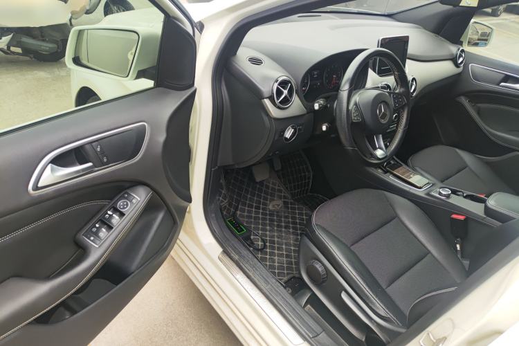 Used Mercedes-Benz B-Class 2015 B 200 Sport Edition Driver Seat