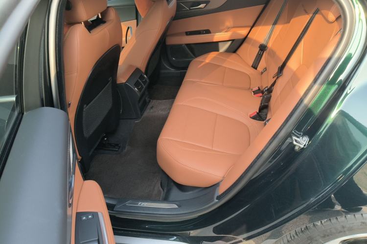 Used Jaguar XEL 2024 2.0T 250 PS R-DYNAMIC S Advanced Sport Edition Left Rear Seat