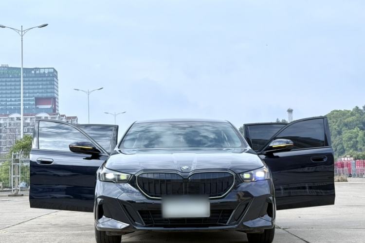 Used BMW 5 Series 2025 530Li Luxury Edition M Sport Package
