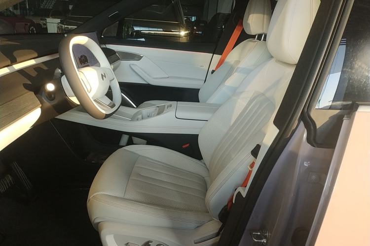 Used ONVO L60 2024 60 kWh Rear-Drive Version
