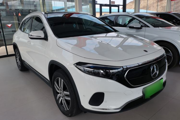 Used Mercedes-Benz EQA 2022 EQA 260 Front Right 45 Deg