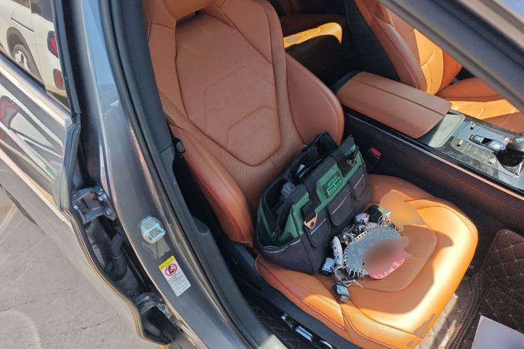 Used BYD Han 2022 EV Genesis Edition 715KM Front-Wheel-Drive Prestige Model Right Front Seat