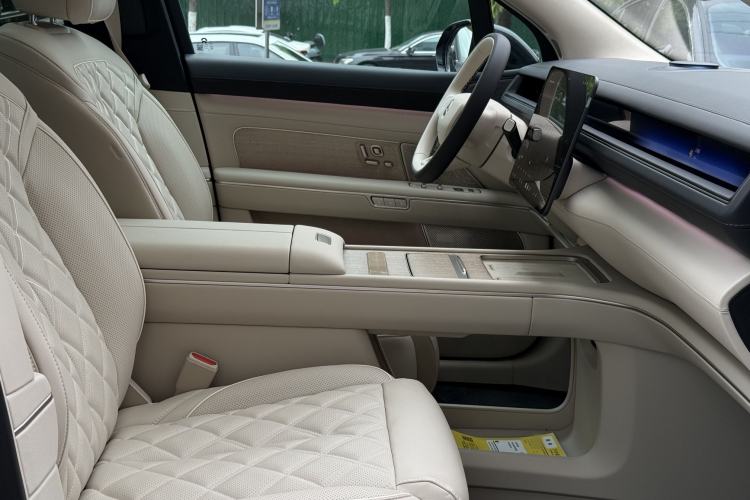 Used Nio ES8 2026 Model 6-seat Executive Luxury Edition Interior 3