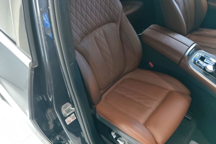 Used BMW X7 2020 xDrive40i Luxury M Sport Package
