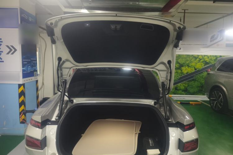 Used XPeng P7 2023 P7i 610 Max Performance Edition
