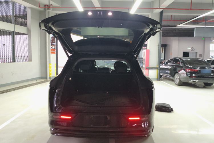 Used Zeekr 7X 2025 100 kWh Long-Range Rear-Wheel Drive with Intelligent Driving Features