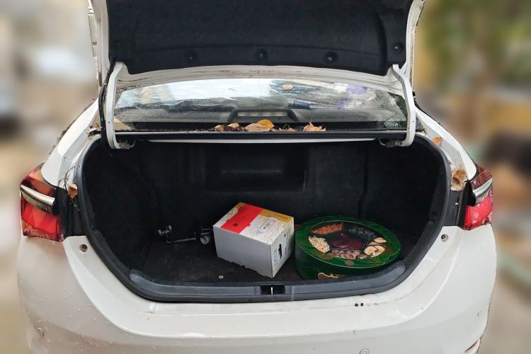 Used Toyota Corolla 2016 Dual-Engine 1.8L E-CVT Elite Edition