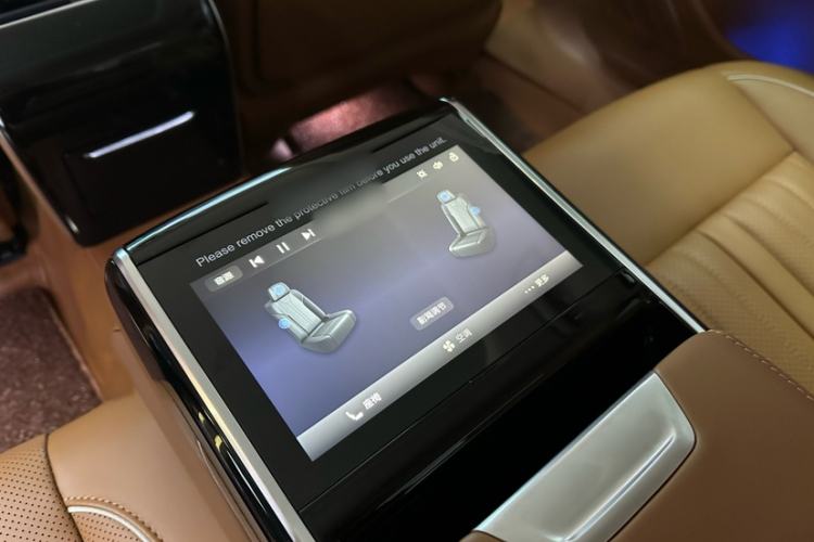 Used Hongqi H9 2025 Model Facelifted 2.0T Two-Wheel Drive Flag-Style Luxury Business Edition, 5 Seats
