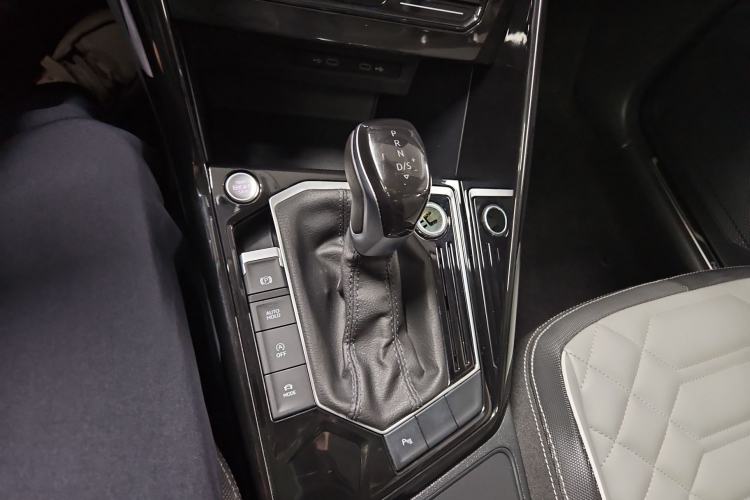 Used Volkswagen Tayron 2023 330TSI Two-Wheel-Drive Luxury Plus Advanced Version
