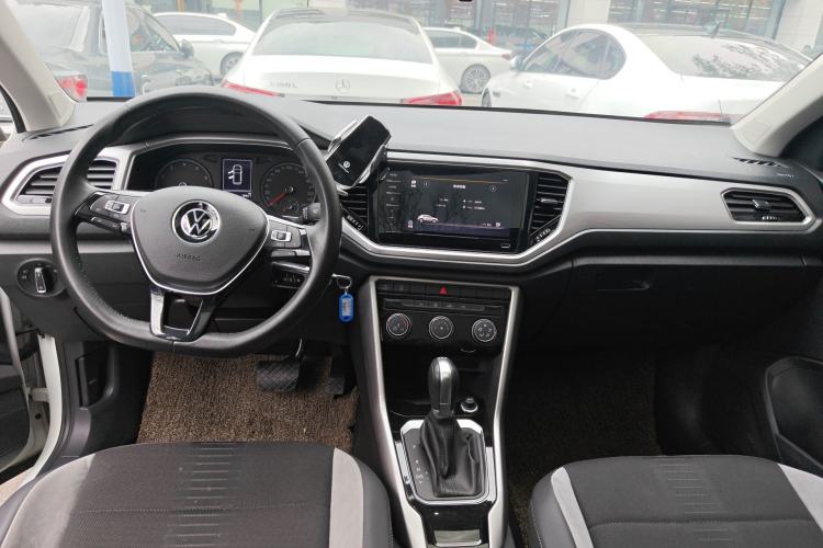 Used Volkswagen T-ROC 2021 Revised Version 280TSI DSG Two-Wheel Drive Elite Connect Edition Center Console