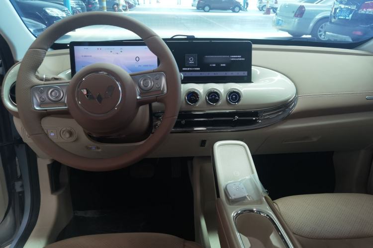 Used Wuling Bingo 2025 410 km Lingxi Deluxe Edition Center Console