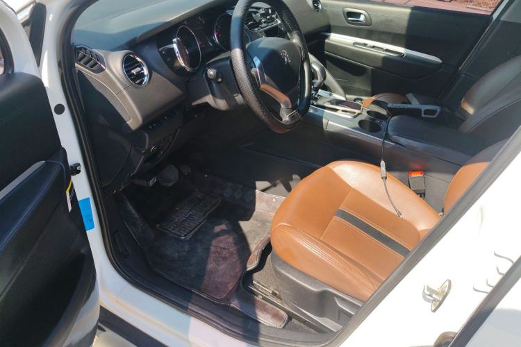 Used Peugeot 3008 2016 2.0L Automatic Standard Edition Driver Seat