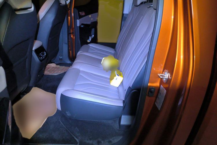 Used Changan Hunter 2024 Knight Edition Flagship Model Dual-Motor All-Wheel Drive Standard Box
