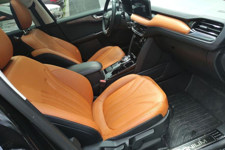 Used Ford Escape 2020 EcoBoost 245 Four-Wheel Drive Luxury Edition Right Front Seat