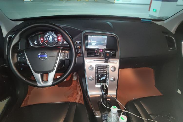 Used Volvo XC60 2017 T5 AWD Smart Upgrade Model