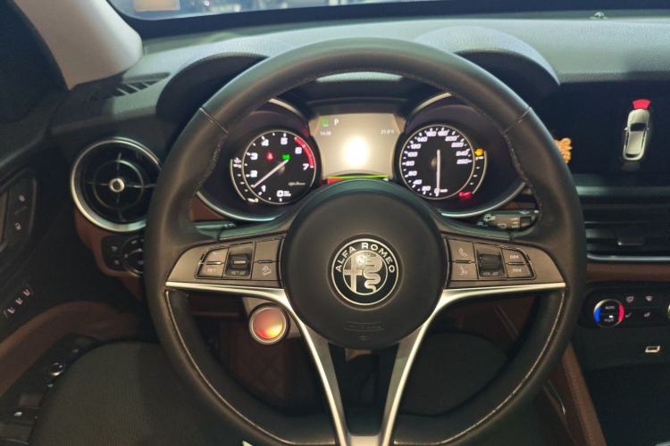 Used Alfa Romeo Stelvio 2017 2.0T 200HP Luxury Edition
