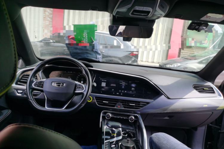 Used Geely Auto Monjaro S 2021 2.0TD Automatic Two-Wheel Drive Lightning Edition Center Console