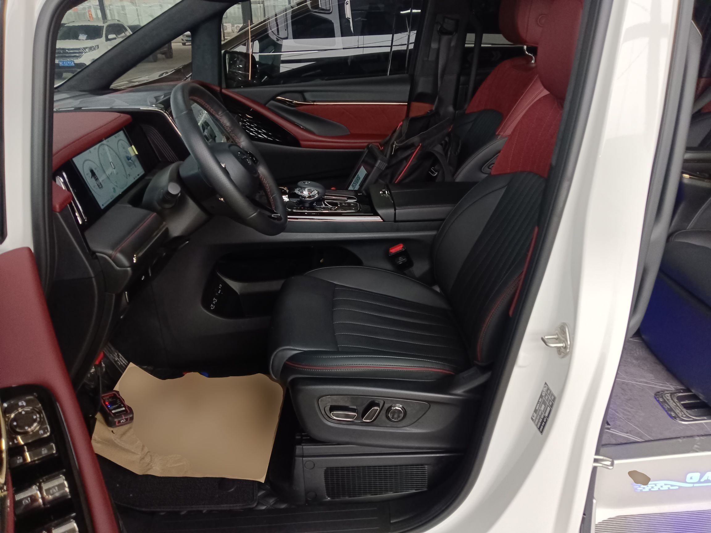 Переднее сиденье в автомобиле