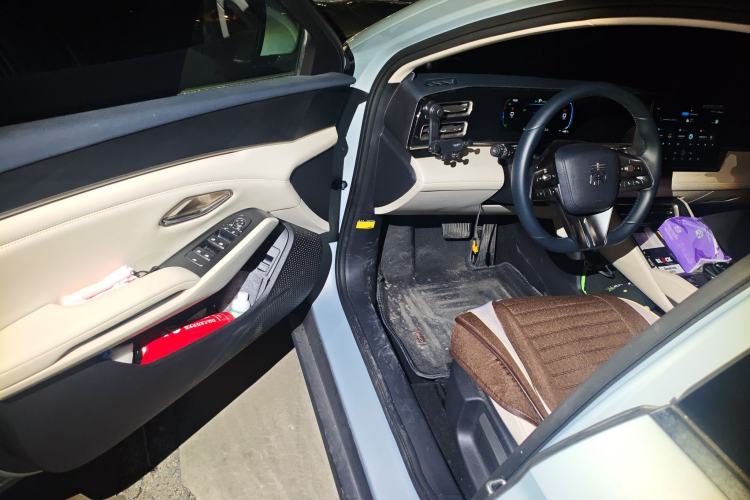 Used BYD Qin L 2024 DM-i 80KM Leading Model
